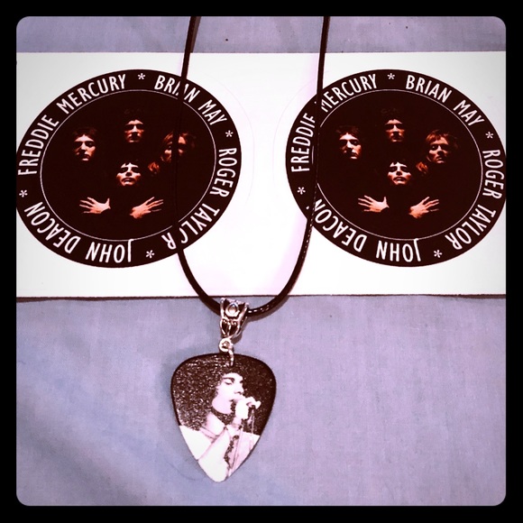 SOLD. FREDDIE MERCURY NECKLACE 2 QUEEN STICKERS - Picture 6 of 16